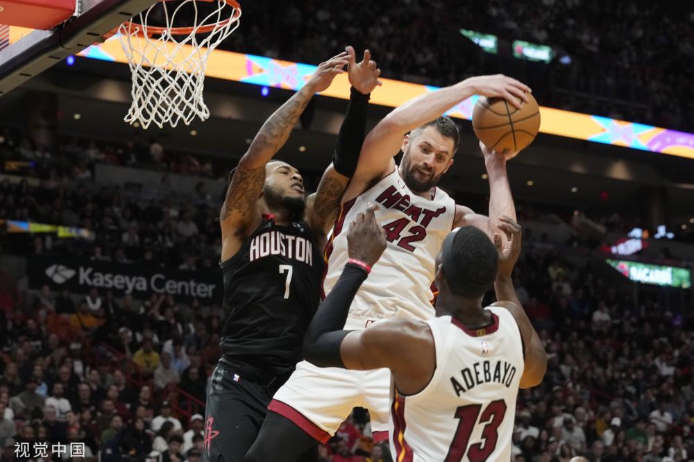 的赛道上展 的赛道上展