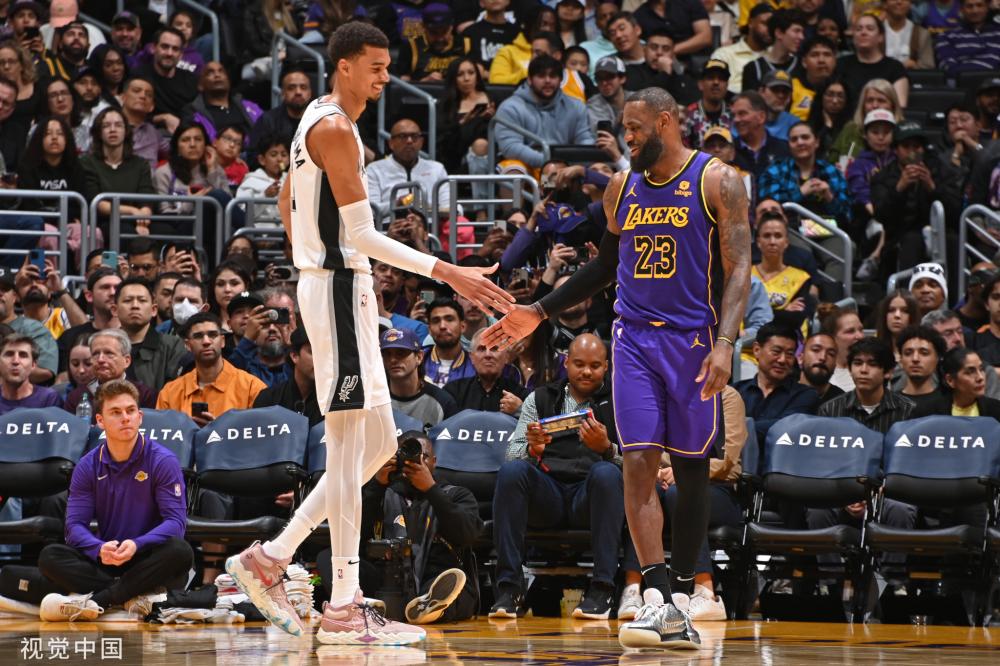 对于他来说 对于他来说