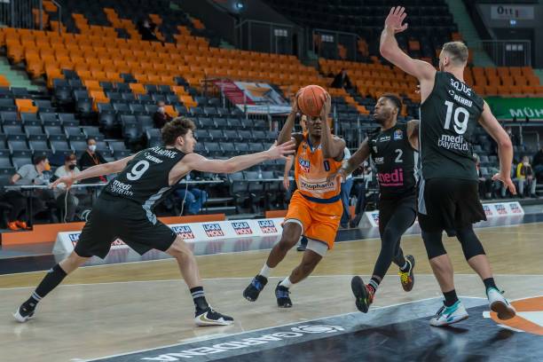 洲内线球员 洲内线球员